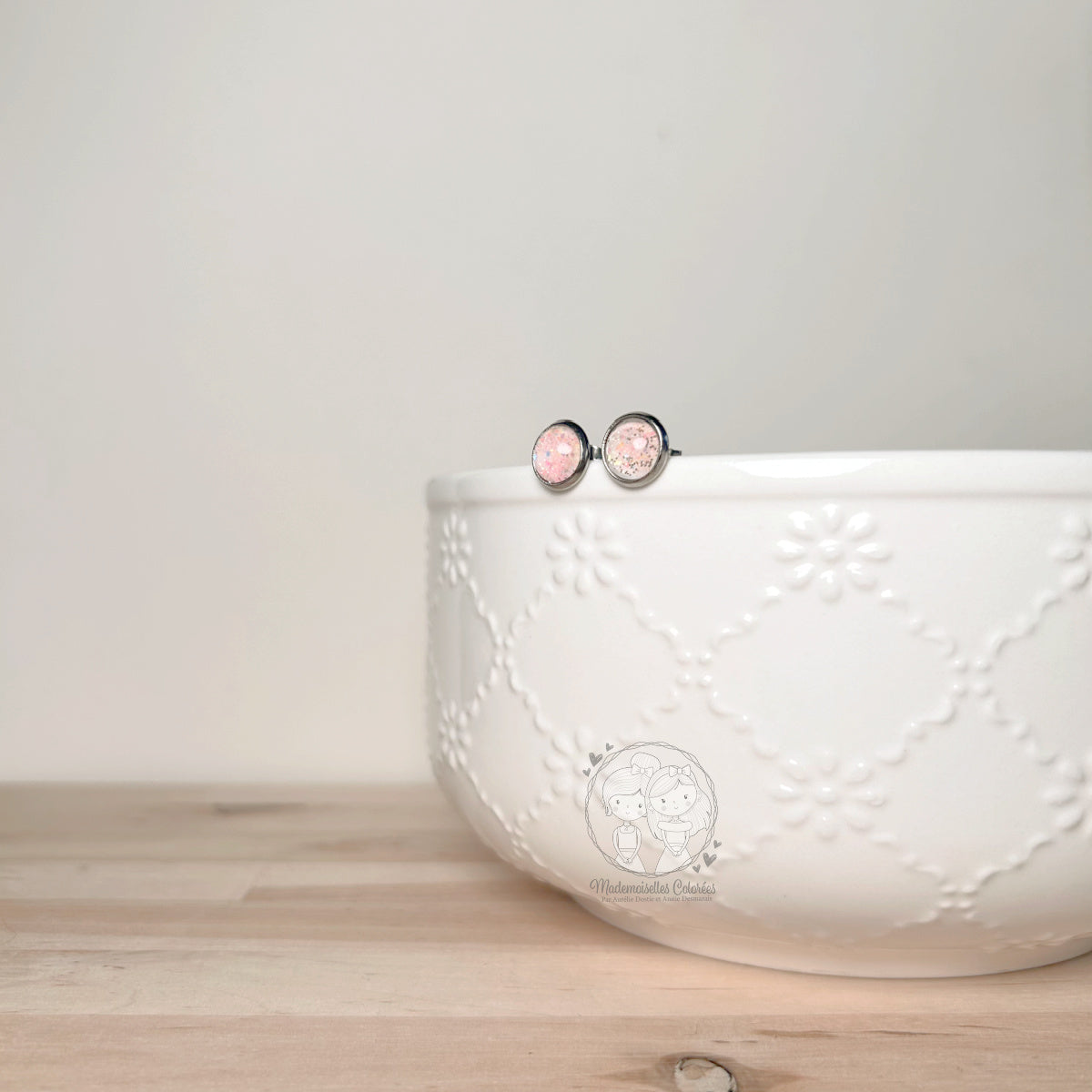 Boucles d'oreilles clous paillettes rose pâles
