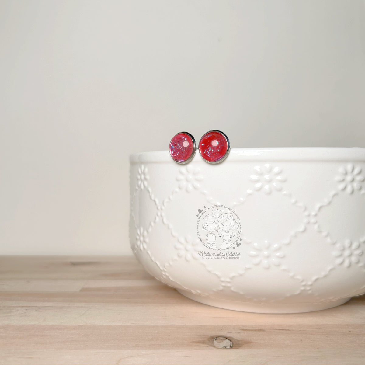 Boucles d'oreilles Clous majenta pailletées