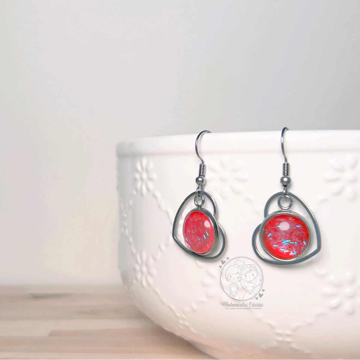 Boucles d'oreilles Pendantes coeurs paillettées