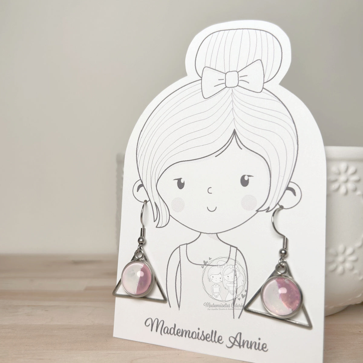 Boucles d'oreilles Pendantes géométriques blanches & rose