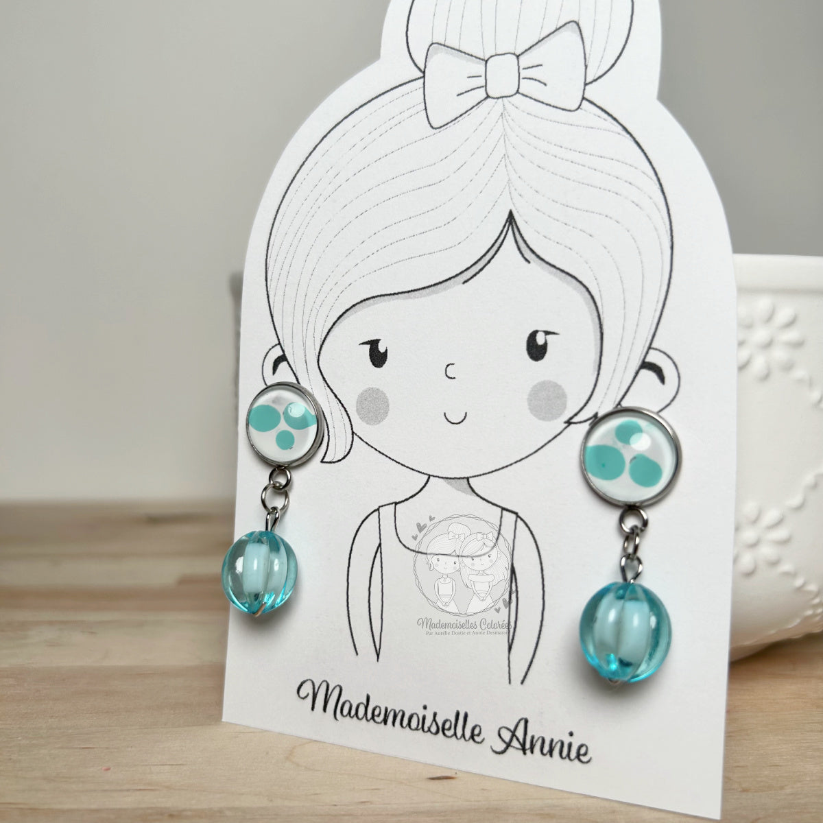 Boucle d'oreille pendante aqua