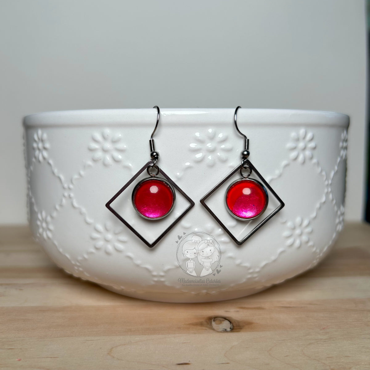 Boucle d'oreille pendante forme géométique